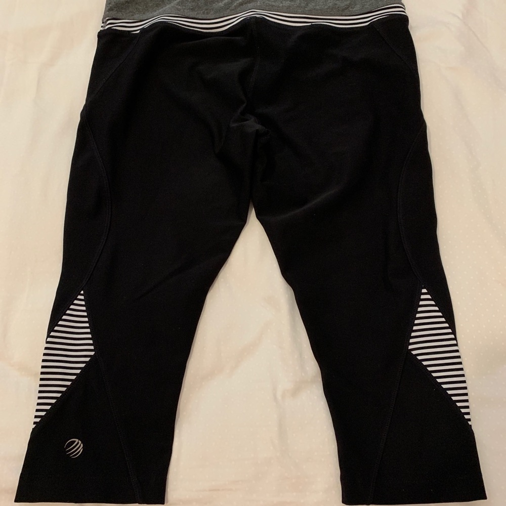 MPG Black and White Workout Capri